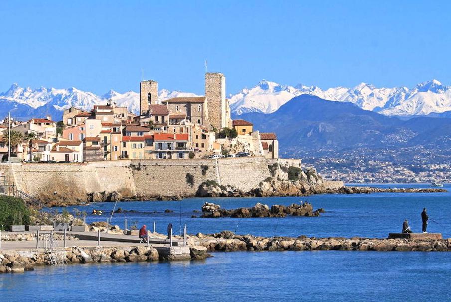 La ville d’ANTIBES (06) témoigne de la mise en oeuvre des logiciels TEAMNET dans le cadre d’un projet autour du Guichet Unique